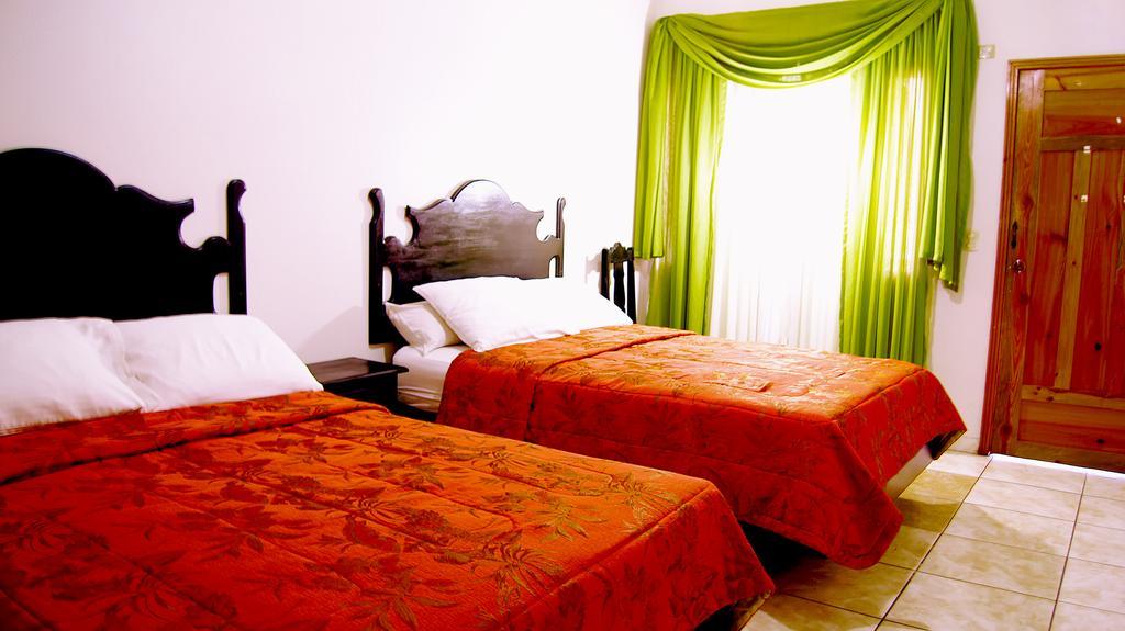 Uw Oasis Hotel Ла-Сейба Номер фото